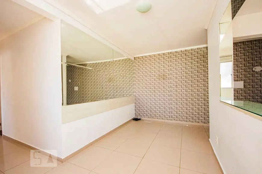 Foto 3 de Apartamento com 3 Quartos para alugar, 63m² em Jardim Itú Sabará, Porto Alegre