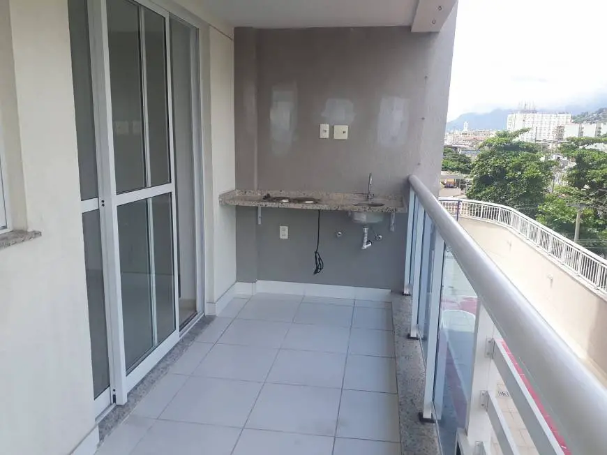 Foto 1 de Apartamento com 3 Quartos à venda, 70m² em Olaria, Rio de Janeiro