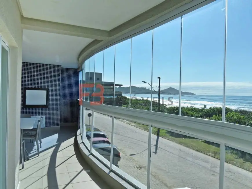Foto 2 de Apartamento com 3 Quartos para alugar, 90m² em Praia de Mariscal, Bombinhas