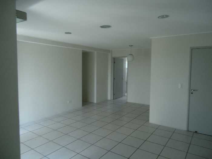 Foto 1 de Apartamento com 3 Quartos para alugar, 100m² em Rosarinho, Recife