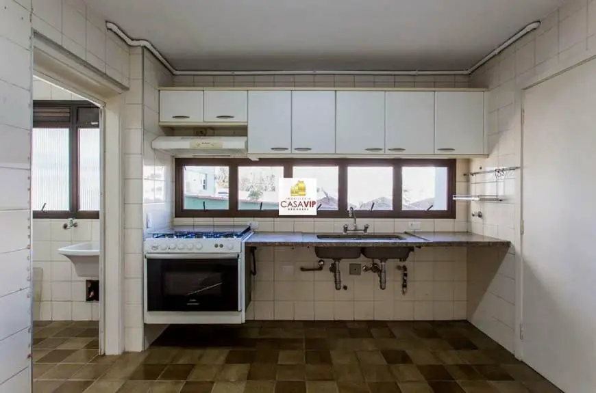 Foto 4 de Apartamento com 3 Quartos à venda, 135m² em Santo Amaro, São Paulo