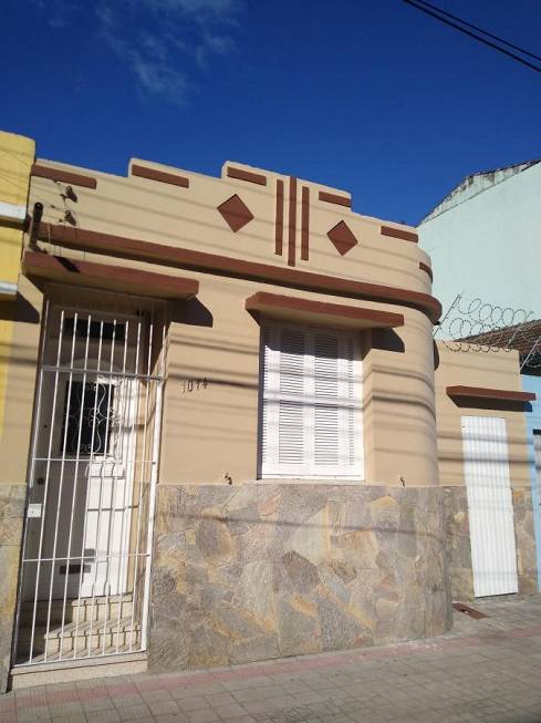Foto 1 de Casa com 2 Quartos à venda, 184m² em Centro, Pelotas