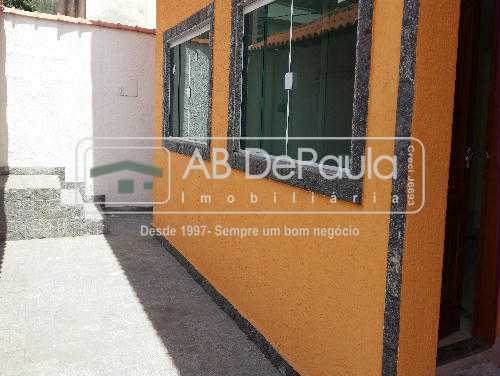 Foto 1 de Casa com 2 Quartos à venda, 60m² em Jardim Sulacap, Rio de Janeiro