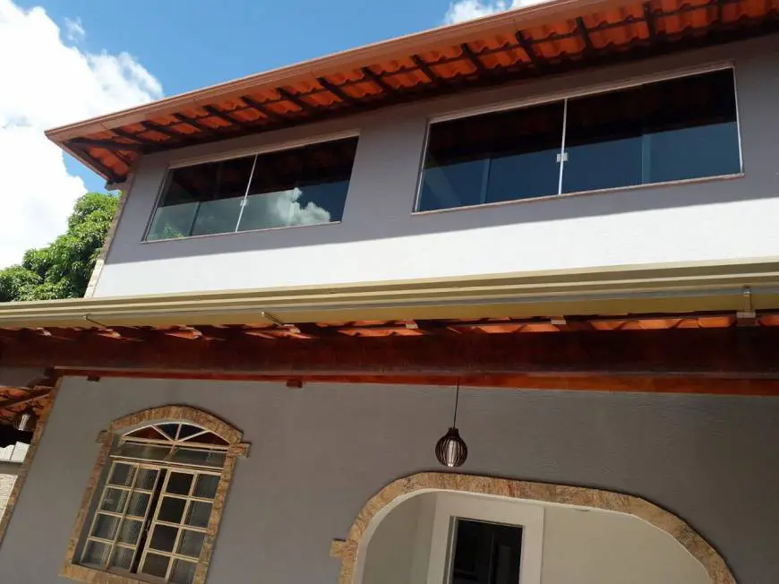 Foto 1 de Casa com 4 Quartos para alugar, 300m² em Palmeiras, Belo Horizonte