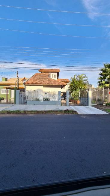 Foto 1 de Casa com 5 Quartos à venda, 325m² em Jardim Itú Sabará, Porto Alegre
