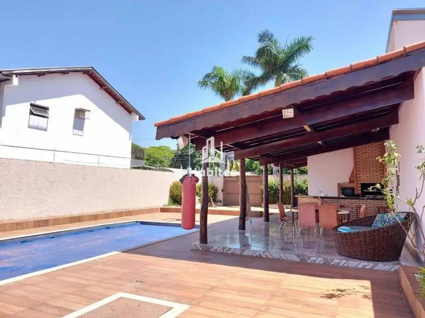 Foto 1 de Casa com 5 Quartos para alugar, 238m² em Santos Dumont, Três Lagoas