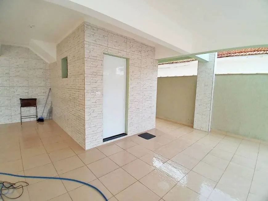 Foto 3 de Casa de Condomínio com 2 Quartos à venda, 59m² em Tude Bastos, Praia Grande
