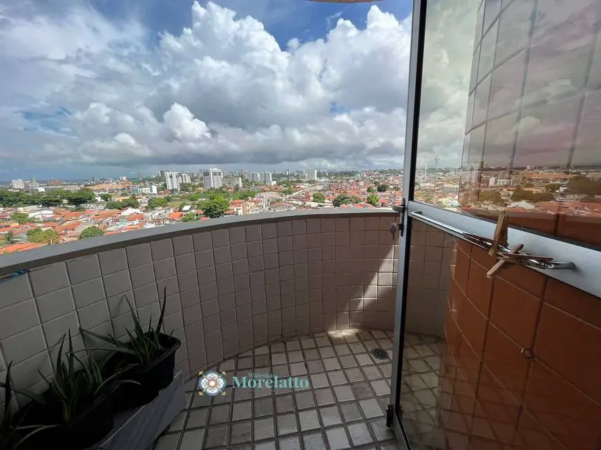 Foto 3 de Apartamento com 1 Quarto à venda, 50m² em Pajuçara, Maceió