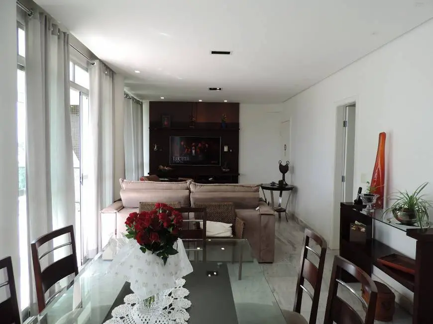 Foto 1 de Apartamento com 3 Quartos para alugar, 130m² em Belvedere, Belo Horizonte