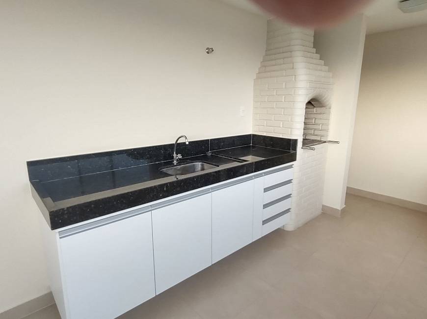 Foto 3 de Apartamento com 3 Quartos para alugar, 108m² em Cavaleiros, Macaé