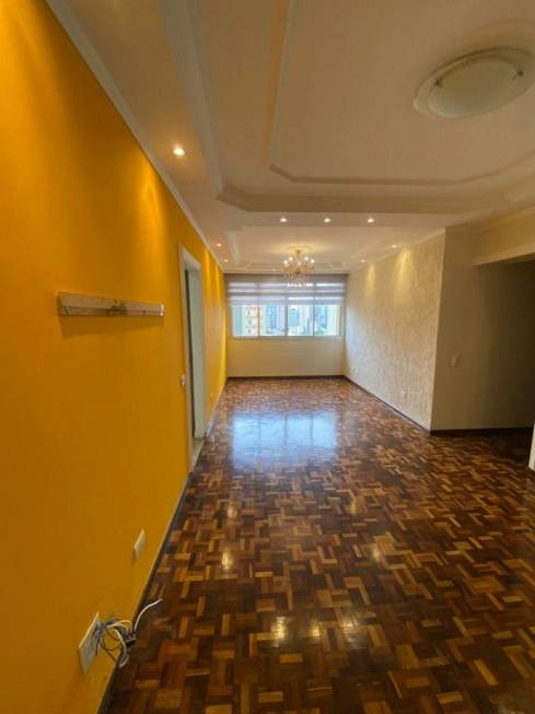 Foto 2 de Apartamento com 3 Quartos para alugar, 110m² em Centro, Maringá