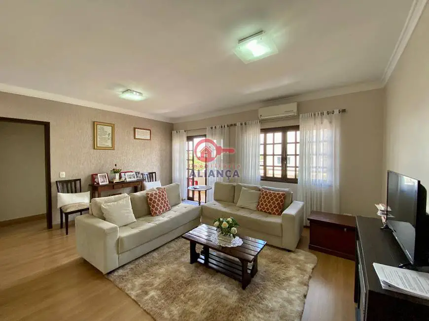 Foto 1 de Apartamento com 3 Quartos à venda, 206m² em Centro, Toledo