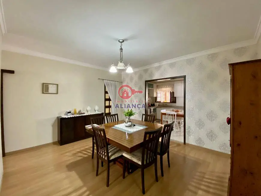Foto 4 de Apartamento com 3 Quartos à venda, 206m² em Centro, Toledo