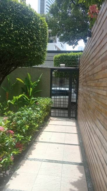 Foto 1 de Apartamento com 3 Quartos para alugar, 76m² em Madalena, Recife