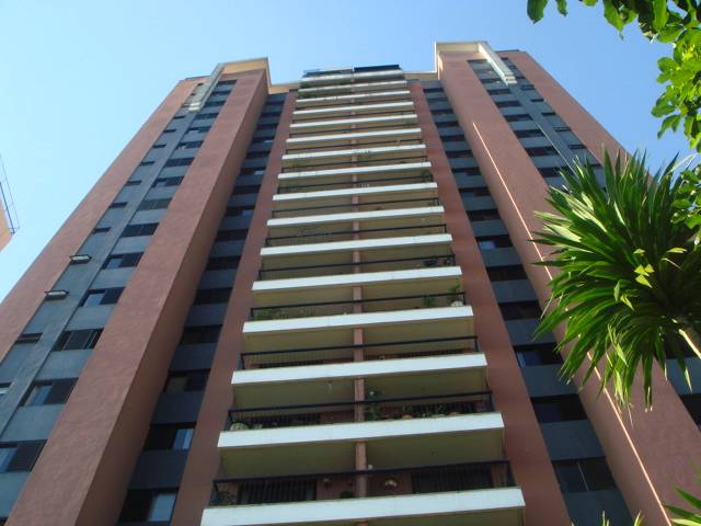 Foto 1 de Apartamento com 3 Quartos para venda ou aluguel, 136m² em Moema, São Paulo