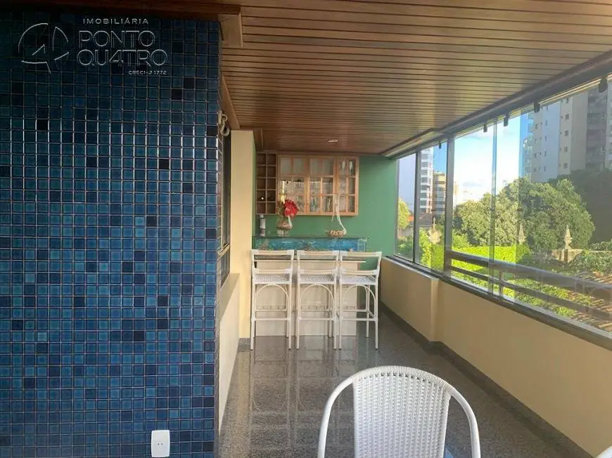 Foto 1 de Apartamento com 4 Quartos para alugar, 242m² em Barra, Salvador