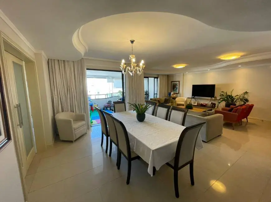 Foto 1 de Apartamento com 4 Quartos à venda, 236m² em Caminho Das Árvores, Salvador