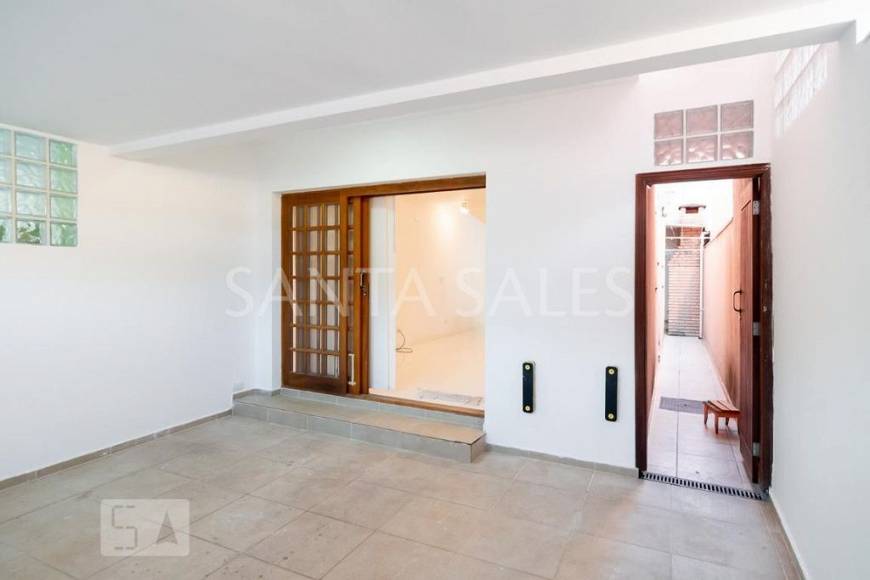 Foto 2 de Casa com 2 Quartos à venda, 250m² em Chácara Santo Antônio, São Paulo