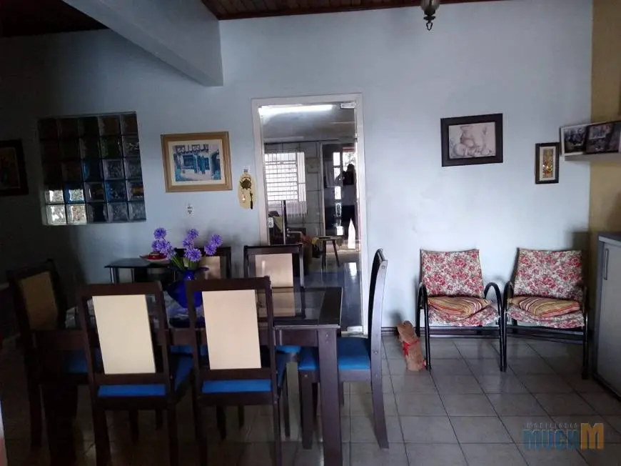 Foto 3 de Casa com 2 Quartos à venda, 107m² em Guajuviras, Canoas
