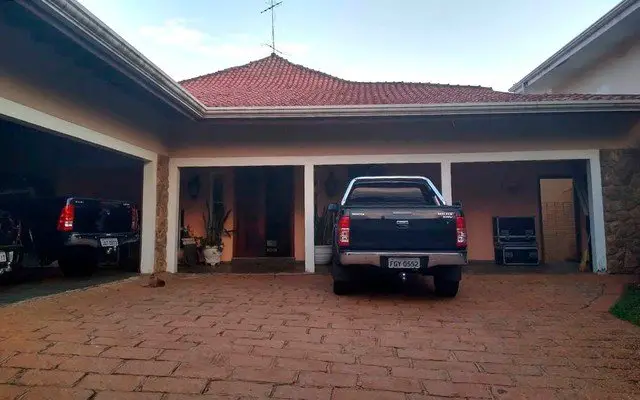 Foto 1 de Casa com 3 Quartos à venda, 625m² em Centro, Guarapari