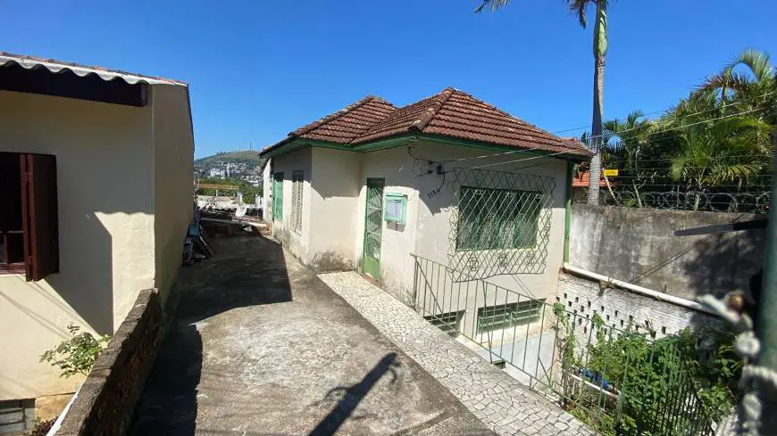 Foto 1 de Casa com 3 Quartos à venda, 100m² em Medianeira, Porto Alegre