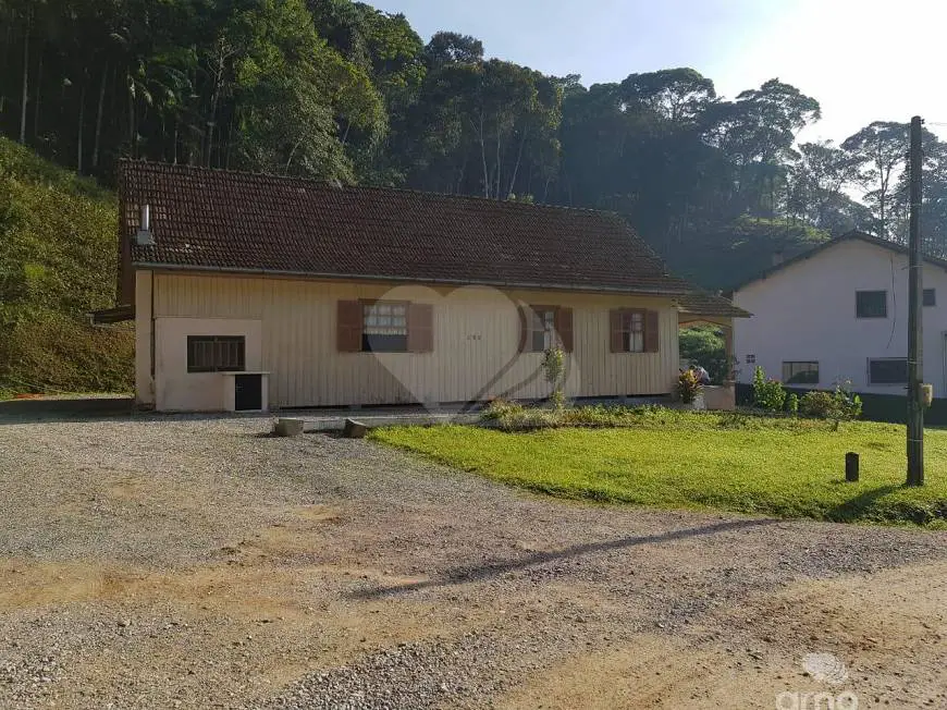 Foto 1 de Casa com 3 Quartos para alugar, 120m² em Santa Luzia, Brusque