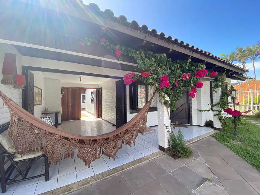 Foto 1 de Casa com 4 Quartos à venda, 360m² em Rainha Do Mar, Xangri-Lá