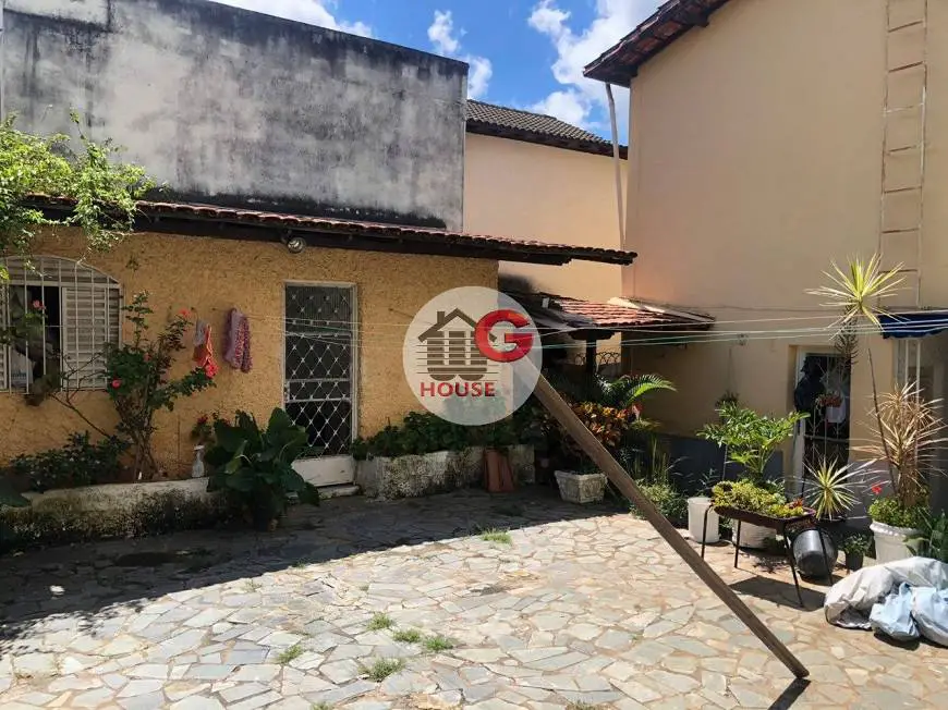 Foto 1 de Casa com 5 Quartos para alugar, 226m² em Planalto, Belo Horizonte