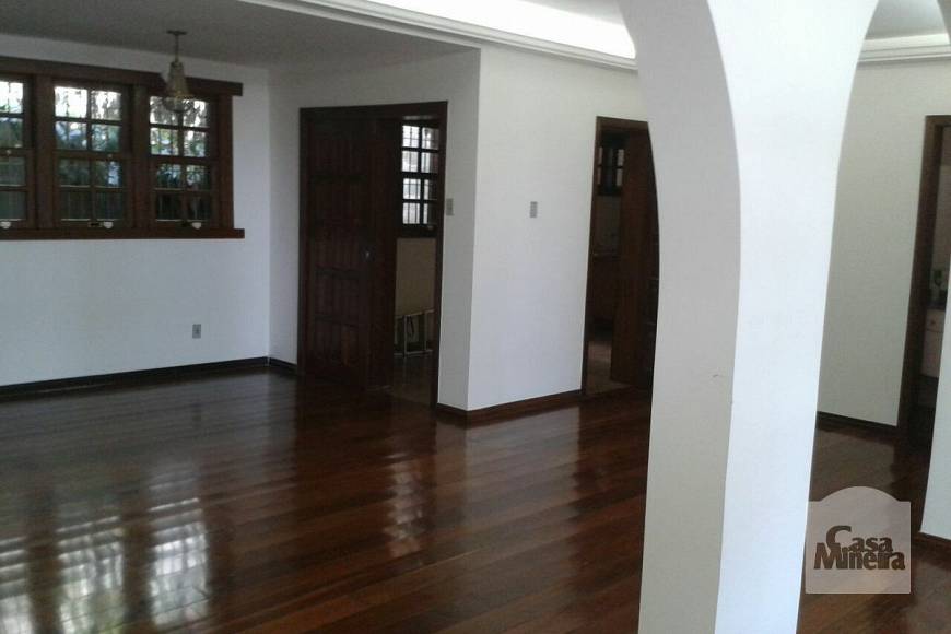 Foto 1 de Casa com 5 Quartos à venda, 465m² em Serra, Belo Horizonte