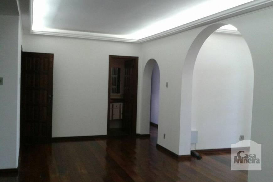 Foto 3 de Casa com 5 Quartos à venda, 465m² em Serra, Belo Horizonte