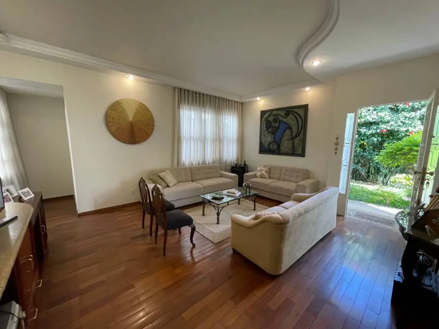 Foto 1 de Casa com 6 Quartos à venda, 296m² em Santa Lúcia, Belo Horizonte