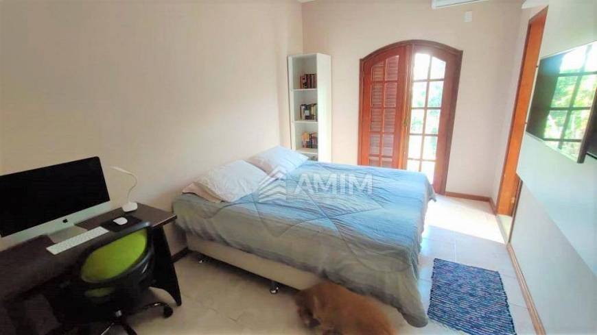 Foto 4 de Casa de Condomínio com 3 Quartos à venda, 400m² em Camboinhas, Niterói
