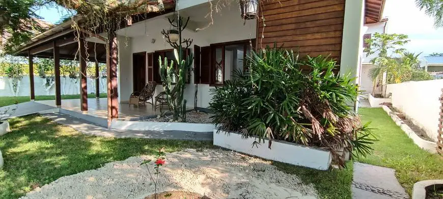 Foto 1 de Casa de Condomínio com 6 Quartos à venda, 283m² em Ingleses do Rio Vermelho, Florianópolis