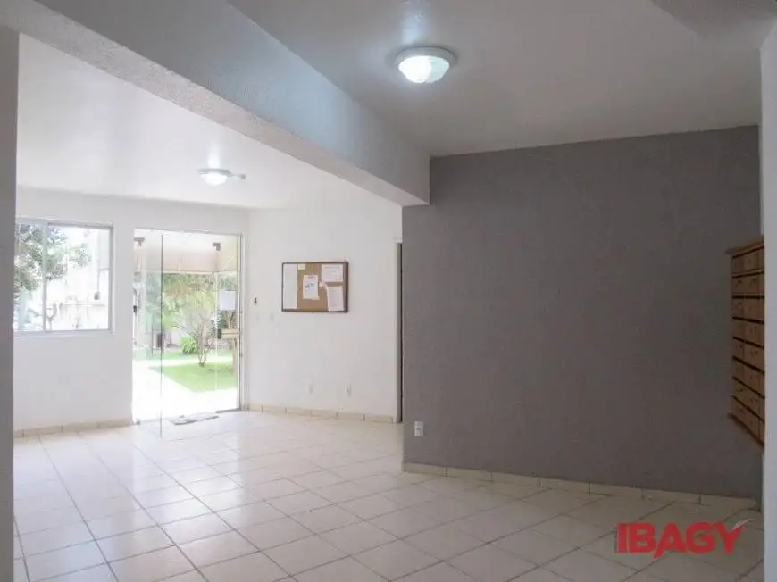 Foto 2 de Kitnet com 1 Quarto para alugar, 35m² em Trindade, Florianópolis