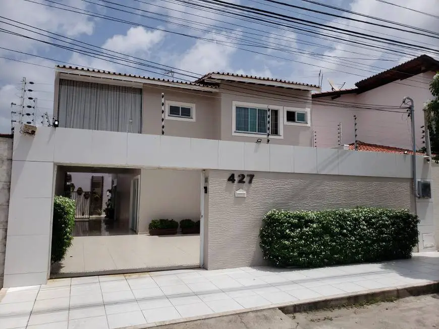 Foto 1 de Sobrado com 3 Quartos à venda, 430m² em Coaçu, Fortaleza