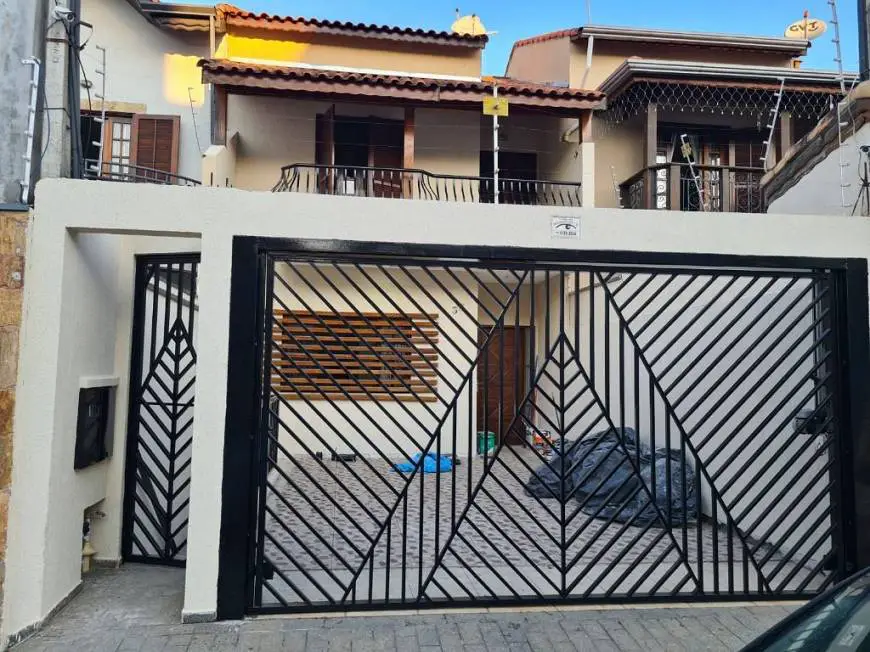 Foto 1 de Sobrado com 3 Quartos para alugar, 142m² em Vila Oliveira, Mogi das Cruzes