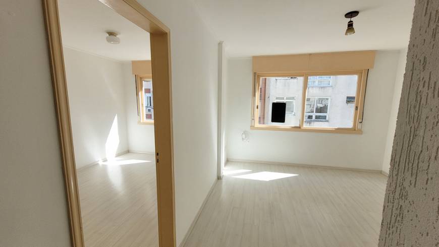 Foto 1 de Apartamento com 1 Quarto para alugar, 40m² em Centro, Porto Alegre