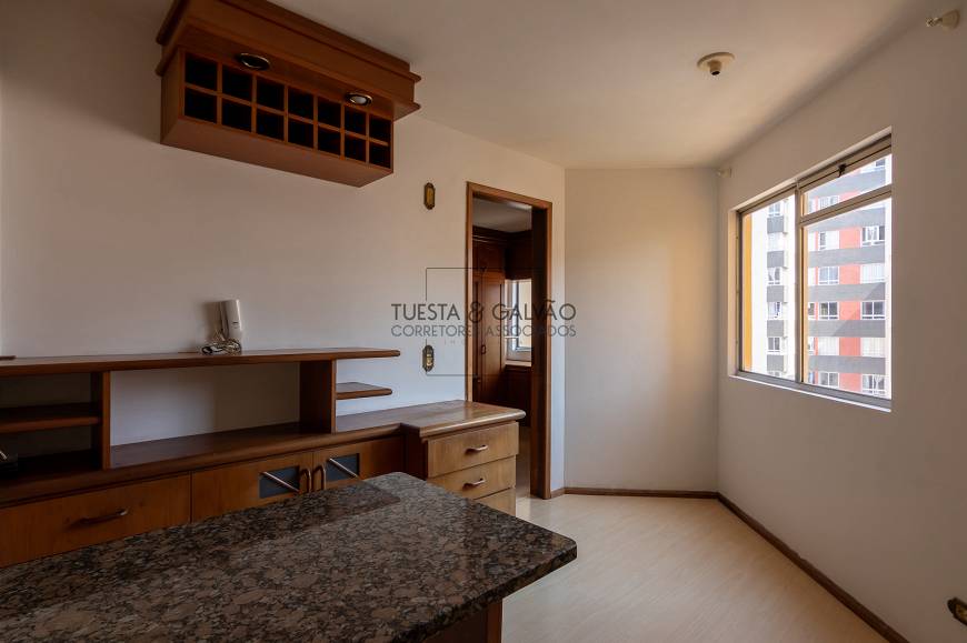 Foto 4 de Apartamento com 1 Quarto à venda, 31m² em Cristo Rei, Curitiba