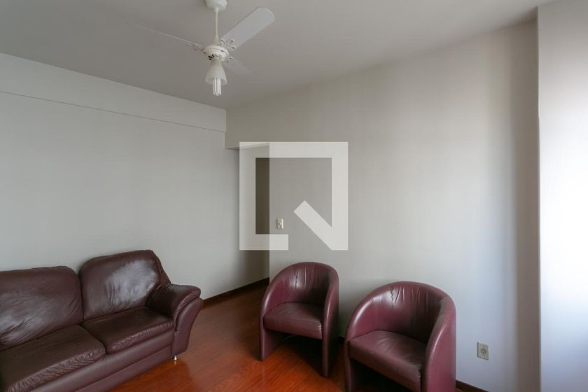 Foto 4 de Apartamento com 1 Quarto para alugar, 35m² em Lourdes, Belo Horizonte