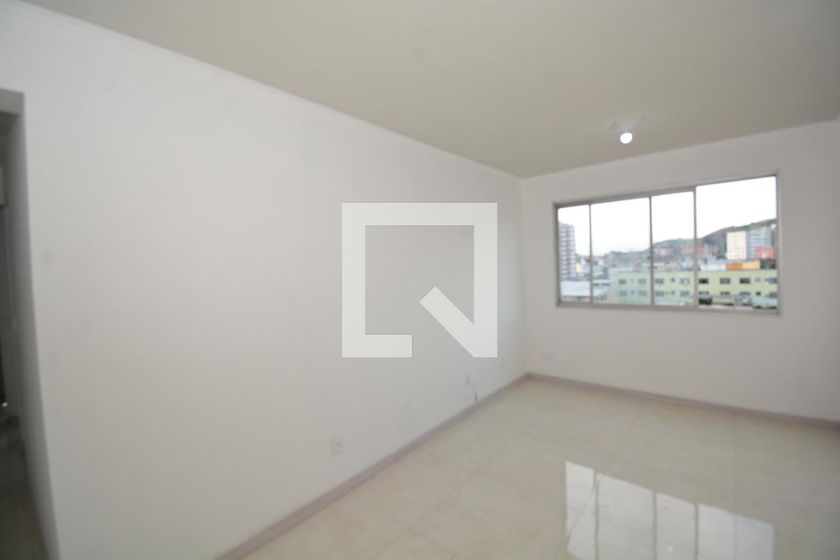 Foto 3 de Apartamento com 2 Quartos para alugar, 50m² em Madureira, Rio de Janeiro