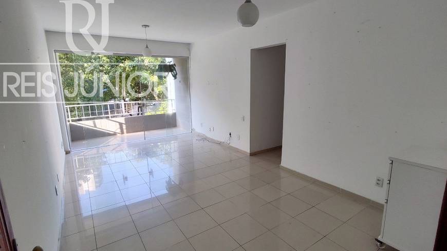 Foto 1 de Apartamento com 3 Quartos à venda, 111m² em Jardim Apipema, Salvador