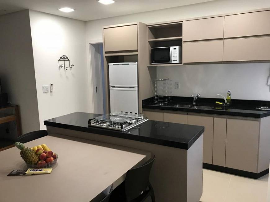 Foto 3 de Apartamento com 3 Quartos para alugar, 98m² em Jurerê, Florianópolis