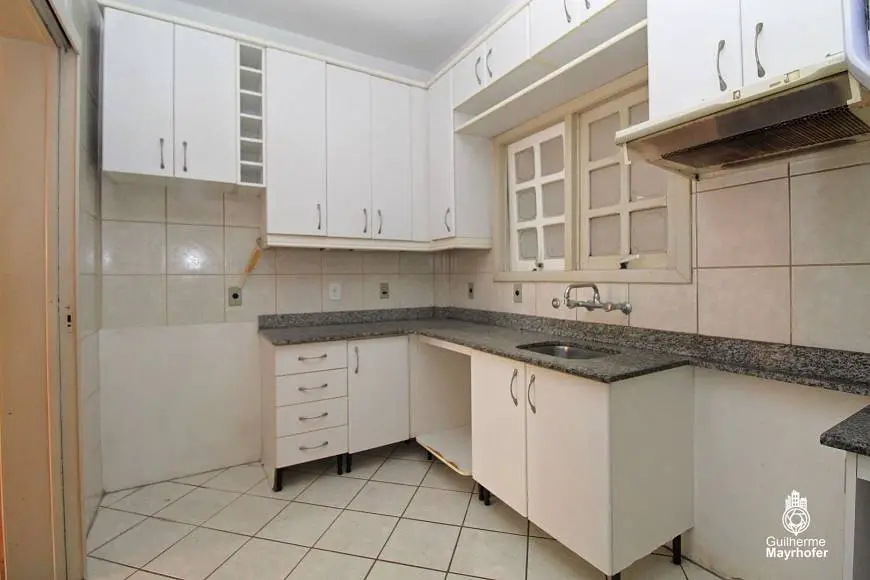 Foto 3 de Apartamento com 3 Quartos para alugar, 123m² em Santana, Porto Alegre