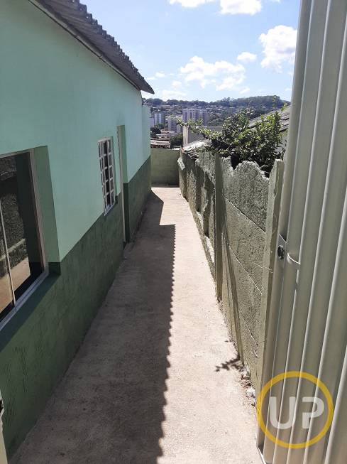 Foto 1 de Casa com 2 Quartos para alugar, 60m² em Miramar, Belo Horizonte