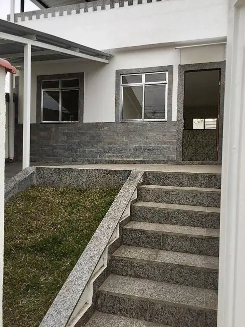 Foto 2 de Casa com 2 Quartos à venda, 120m² em Santa Cecília, Juiz de Fora