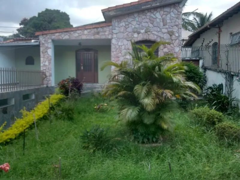 Foto 1 de Casa com 2 Quartos à venda, 100m² em Santa Rosa, Belo Horizonte