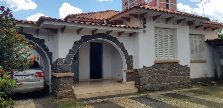 Foto 1 de Casa com 5 Quartos à venda, 734m² em Setor Central, Goiânia