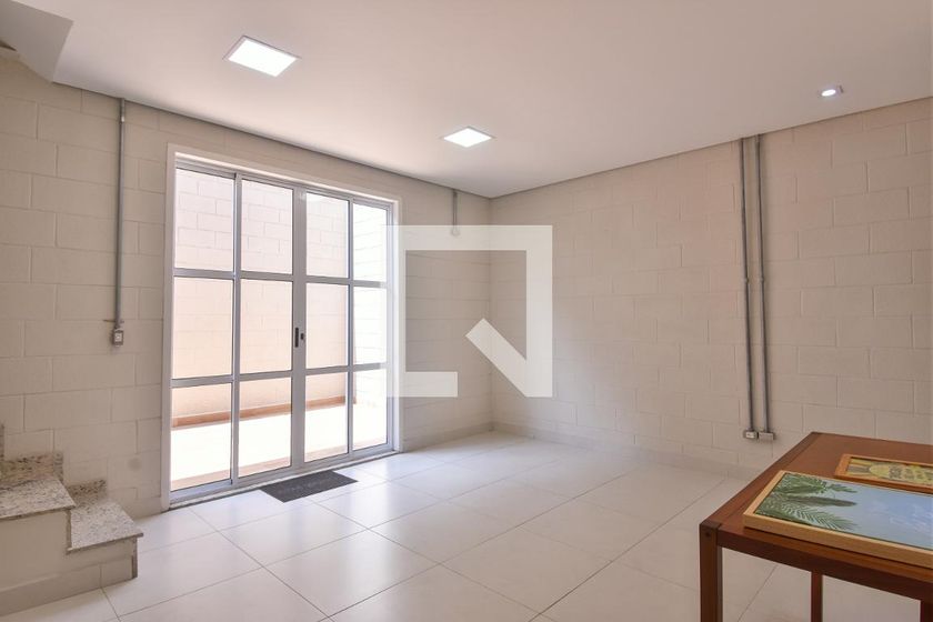 Foto 3 de Casa de Condomínio com 2 Quartos para alugar, 110m² em Vila Alpina, São Paulo