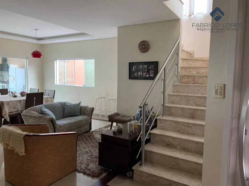 Foto 1 de Casa de Condomínio com 3 Quartos à venda, 223m² em Villa Branca, Jacareí