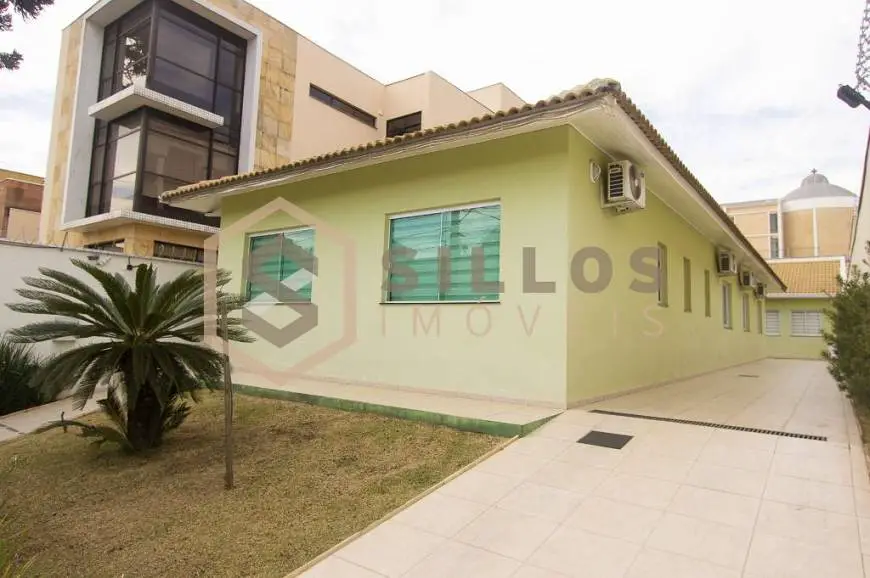 Foto 1 de Casa de Condomínio com 9 Quartos para venda ou aluguel, 260m² em Água Verde, Curitiba